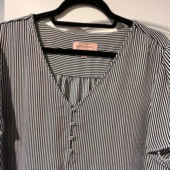 ~Philosophy~ Blouse - XL - Picture 4 of 9